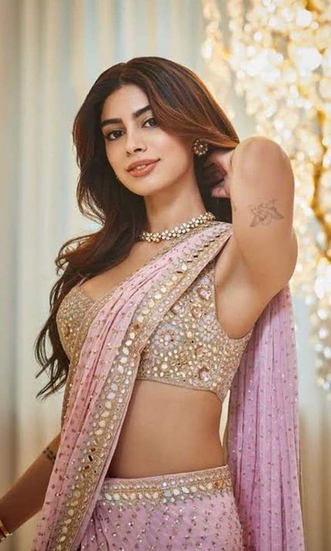 Khushi Kapoor Saree, Mirror Work Lace, Indian Fits, Arpita Mehta, Hot Scenes, Khushi Kapoor, Jhanvi Kapoor, Sharara Designs, Saree Ideas