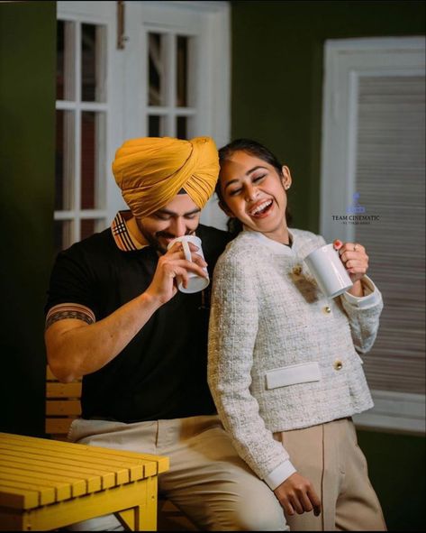 Couple Dp Sardar Sardarni, Sardar And Sardarni Pics, Couple Punjabi Dp, Panjabi Cupple Pic, Punjabi Couple Aesthetic, Punjabi Couples Pics, Punjabi Couple Photography, Sardar Sardarni Couple, Sardar Couple