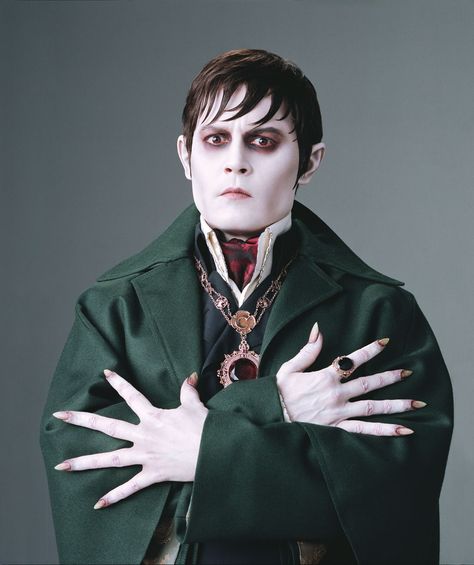 Barnabas Collins, Vampire Pictures, Vampire Stories, Christopher Lee, Vampire Costume, Bonham Carter, Glamorous Makeup, Helena Bonham Carter, Michelle Pfeiffer