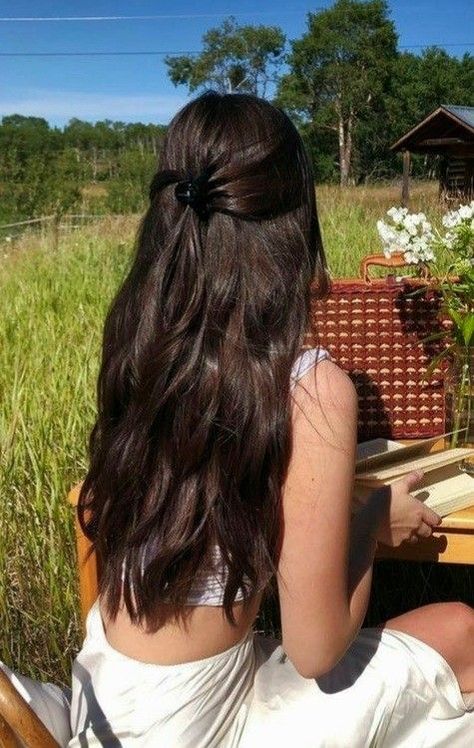 Hair With Color, Brown Wavy Hair, Rambut Brunette, Dark Brunette Hair, Long Brunette Hair, Brown Hair Looks, Stile Hijab, Extension Hair, Brown Hair Inspo