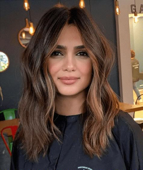 Long Bob For Thick Hair Straight, Haircut Women Medium Length, Women Haircut Short Medium, Medium Long Thick Haircut, Best Haircuts For Thick Coarse Hair, Business Women Haircut, Brown Collar Bone Length Hair, Cute Haircuts Bangs, Medium Length Hair With Layers For Thick