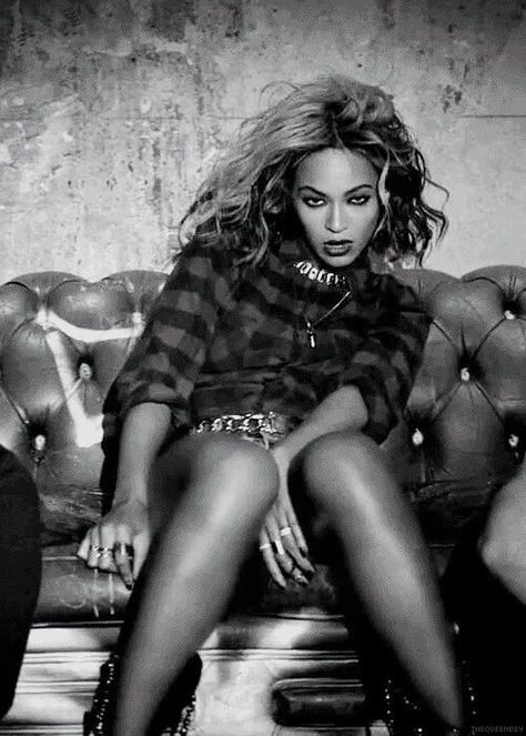 Image via We Heart It https://weheartit.com/entry/161783396 #flawless #video #beyonce Beyonce Self Titled, Sweet Dreams Beyonce, I Am Sasha Fierce, Vmas 2014, 4 Beyonce, Beyonce Gif, Beyonce Music, Beyonce Flawless, Beyonce Album