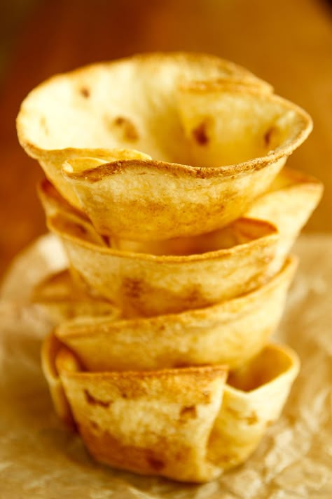 Tortilla Bowls Homemade Tortilla Recipe, Cinnamon Sugar Tortillas, Tortilla Cups, Taco Salad Bowls, Tortilla Bowls, Tacos Mexicanos, Homemade Tortilla, How To Make Tortillas, Taco Salad Recipes