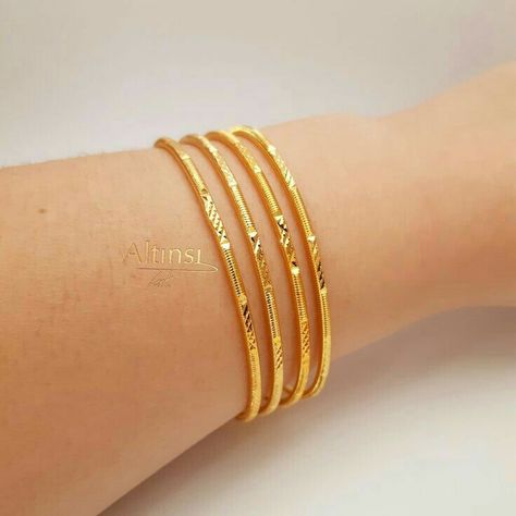 4 Gold Bangles Design, Plain Gold Bangles For Daily Use Modern, Plain Gold Bangles For Daily Use, Daily Wear Gold Bangles Indian, Daily Use Gold Bangles Indian, Daily Wear Gold Bangles, Gold Bangle Watch, Simple Gold Bangle, Plain Gold Bangles