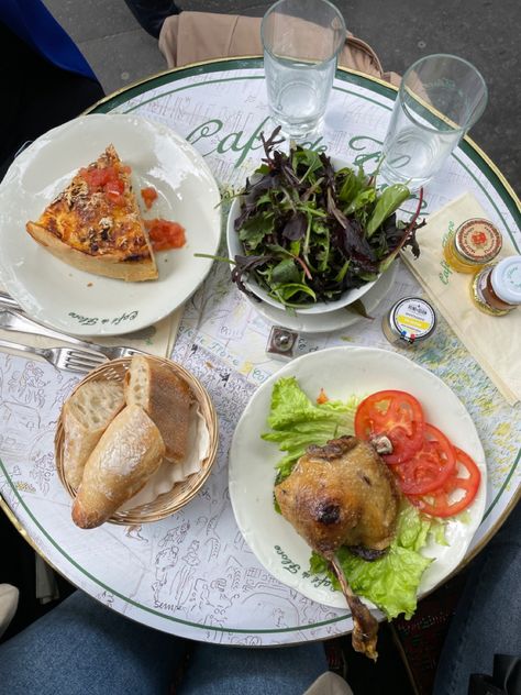 Parisian Lunch, European Lunch, Lunch In Paris, Rustic Food, Parisian Vibes, French Inspired, French Girl, Healthy Lifestyle, Salad