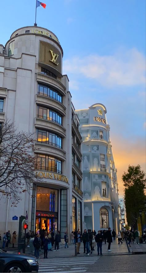 Paris Aesthetic Shopping, Lv Background, Lv Aesthetic, Paris Fashion Aesthetic, Sunset People, Aesthetic Dior, Boutique Aesthetic, Paris Sunset, Photo Paris