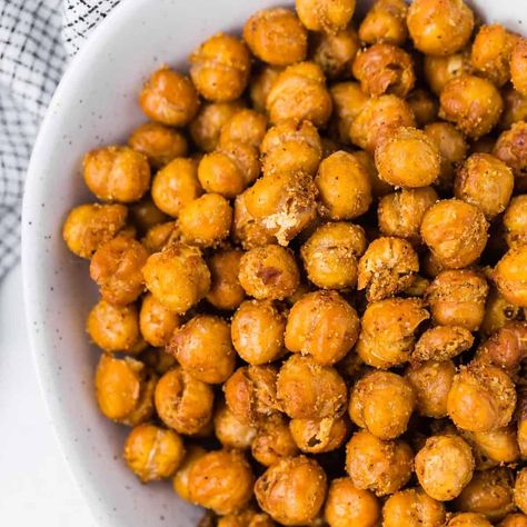 Air Fryer Chickpeas Toasted Chickpeas Recipes Air Fryer, Chickpea In Airfryer, Chick Pea Snacks Healthy Air Fryer, Air Fryer Chick Peas Snack, Crunchy Chickpeas Air Fryer, Pumpkin Chia Pudding, Homemade French Fries, Crispy Chickpeas, Cauliflower Bites