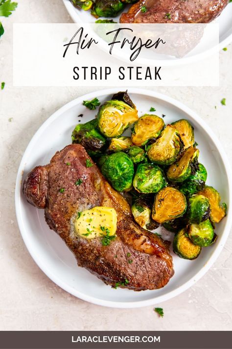 Make the Juiciest Air Fryer New York Strip Steaks in no time at all! Cooking strip steaks in an air fryer is incredibly easy. No need to go outside in a rain storm to get perfect medium rare NY Strip Steaks. Steak In The Air Fryer, Steak Air Fryer, Air Fryer Meat, Ny Steak, Healthy Steak, Low Carb Dinner Ideas, Strip Steaks, Easy Recipes For College Students, Strip Steak Recipe