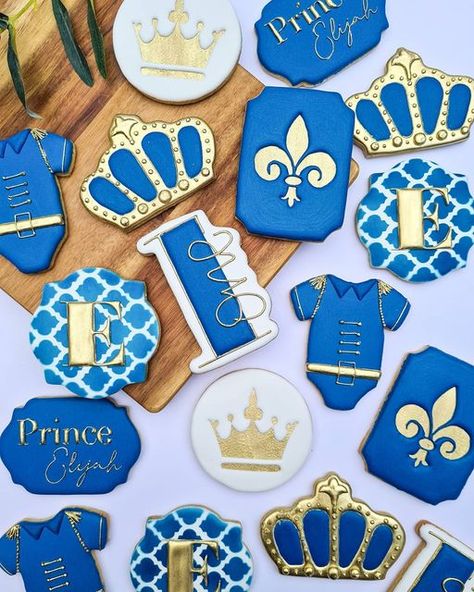 Prince Cookies Decorated, Prince Cookies, Prince Birthday Theme, Prince Baby Shower Theme, Baby Shower Sugar Cookies, First Birthday Cookies, Pop Up Cafe, Baby Shower Theme Ideas, Fairy Tale Princess