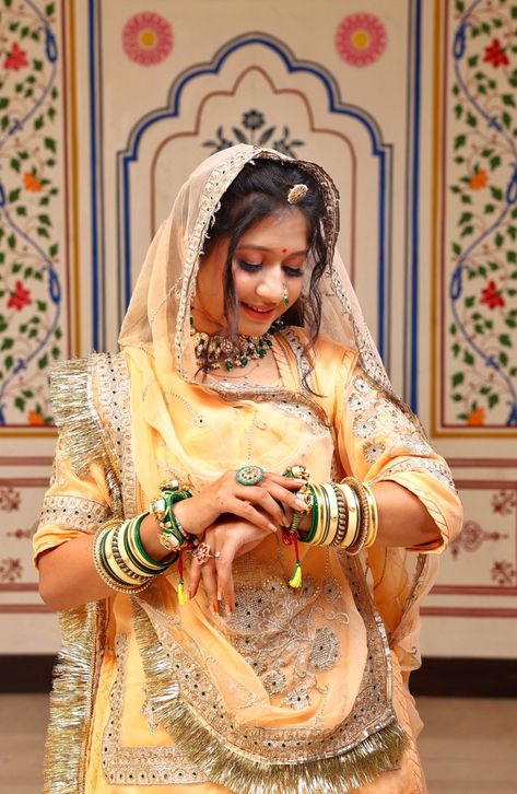 Rajputani Rajputi Dress Rajputi Poshak Poses, Rajputi Dress Women, Rajput Photoshoot, Rajputani Poshak, Rajasthani Photo, Bride Shoot, Rajasthani Bride, Classy Glasses, Rajasthani Dress