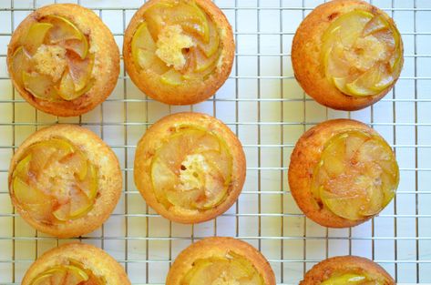 Upside Down Apple Cake, Apple Cakes, Easy Apple Cake, Apple Bundt Cake, Apple Cupcakes, Fresh Apple Cake, Caramel Apple Cake, Best Sugar Cookie Recipe, Xmas Dinner