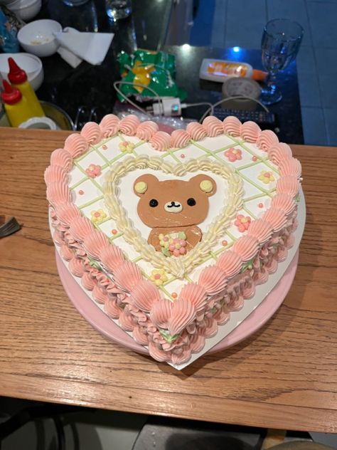 #rilakkuma
#birthdaycake
#aesthetic
#instagram Rilakkuma Birthday Cake, Rilakkuma Birthday Party, Pompompurin Birthday Cake, Decoden Cake, Rilakkuma Birthday, Rilakkuma Cake, Heart Birthday Cake, Hello Kitty Birthday Cake, Baking Decor