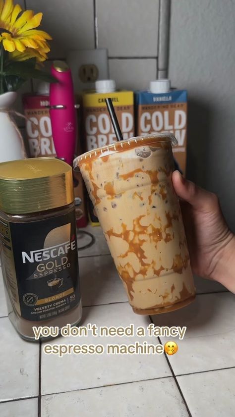 Nescafe Iced Coffee Recipe, Easy Coffee Drinks Recipes, Cold Coffee Drinks Recipes, Instant Coffee Recipes, Diy Coffee Drinks, Homemade Coffee Drinks, Nescafe Gold, Starbucks Holiday Drinks, Espresso Recipes