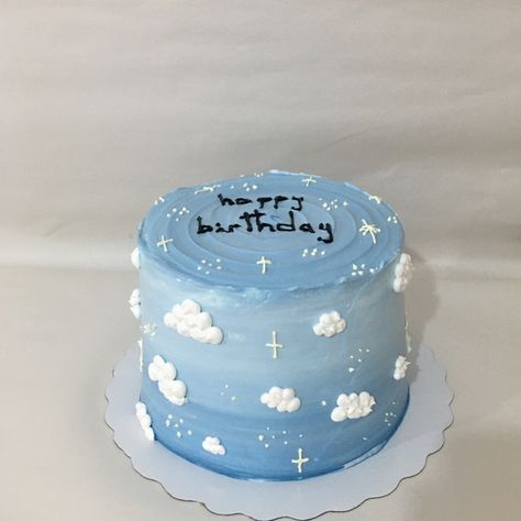 #skycake #sky #bluesky #bdayboy #bdaygirl #bdaycake #☁️ #✨ #💙 #blue #pinterestcake Nice Cakes Birthday, Cake Ideas Aesthetic Blue, Sky Blue Cake Design, Sky Blue Cakes, Sky Blue Cake Ideas, Blue Birthday Cake Aesthetic, Cute Mini Cakes Birthdays, Birthday Cake Aesthetic Blue, Blue Bday Cake