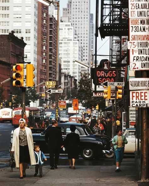 Retro New York on Instagram: “31st and 3rd Avenue, 1952. 📸: Ernst Haas” New York Vintage, People Walking, Nyc Aesthetic, New York Photos, New York Aesthetic, Vintage New York, City Photography, New York Street, City Aesthetic