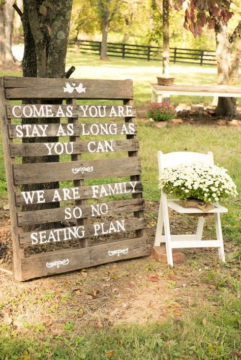 Great for a wedding or family picnic Country Wedding Signs, Pallet Wedding, Rustic Wedding Decorations, Wood Wedding Signs, Victorian Wedding, Outside Wedding, Rustic Country Wedding, Romantic Weddings, Simple Weddings