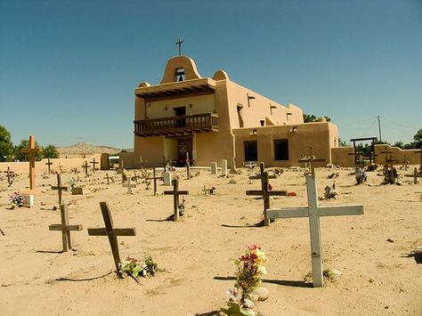 Food Vibes, Travel New Mexico, Taos New Mexico, New Mexico Usa, Old Cemeteries, Religious Architecture, New Mexican, Old Churches, Country Church