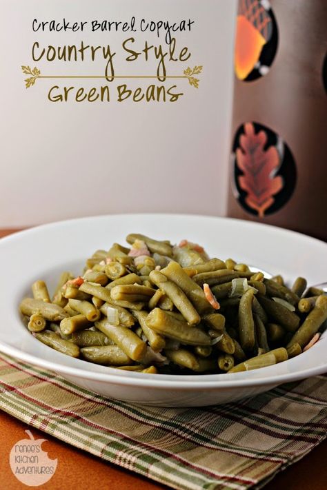 Cracker Barrel Copycat Country Style Green Beans: Renee's Kitchen Adventures Just like in the restaurant!! Cracker Barrel Green Beans Recipe, Country Style Green Beans, Cracker Barrel Copycat, Cracker Barrel Recipes, Green Beans With Bacon, Copycat Restaurant Recipes, Green Bean Recipes, Green Bean Casserole, Bean Casserole