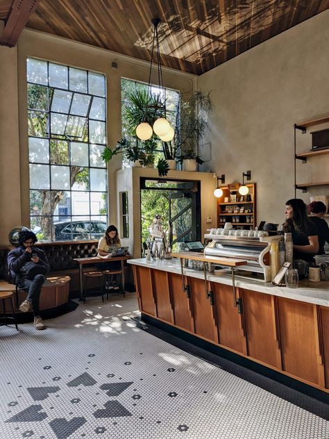 Sightglass Coffee, San Francisco Coffee Shop, San Francisco Coffee, Specialty Coffee Drinks, San Francisco Shopping, Cute Coffee Shop, Coffee Shop Aesthetic, Coffee Shops Interior, Coffee Roaster