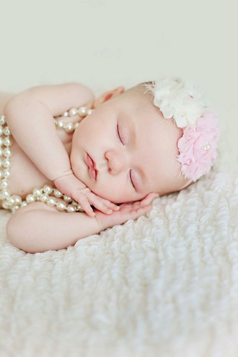 . Pearl Pictures, Infant Baby Girl, Baby Poses, Newborn Poses, Foto Baby, Newborn Shoot, Newborn Baby Photography, Newborn Photoshoot