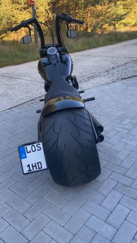 Fat Boy 2022 whith 360 Tire by Matze Straube Mv Agusta Brutale, Yamaha Vmax, Custom Motorcycles Harley, Triumph Speed Triple, Custom Street Bikes, Harley Bobber, Chevrolet Pickup, V Rod, Biker Art