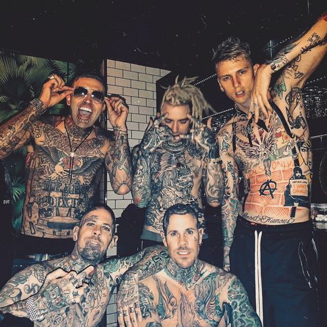 THIS COULD BE T R O U B L E 🕝🕔🕔 @yelawolf x yung cas x @machinegunkelly x @brianvaillancourt @markvaillancourt Mgk Tattoos, Tattooed Men, Gang Culture, Trash Polka Tattoo, Colson Baker, Full Body Tattoo, Living Art, Face Tattoos, Army Men