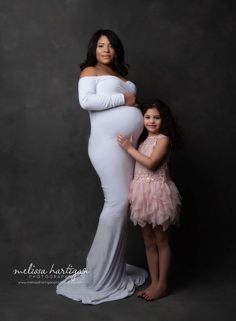 Mother And Daughter Maternity Shoot, Mom And Daughter Maternity Shoot, Maternity Photography With Daughter, Maternity Shoot With Daughter, Photo Shoot In Studio, Mother Daughter Maternity, Indoor Maternity Photos, Maternity Shoot Outfit, Maternity Studio Photoshoot