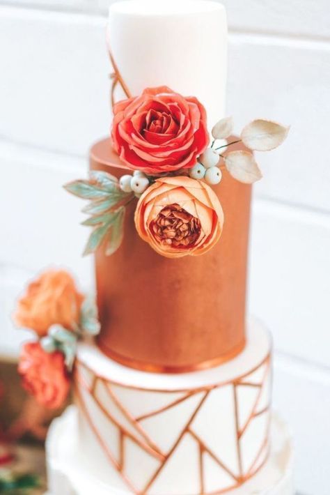 Modern orange wedding cake design #weddingcakes #weddingcakedesign #Modernweddingcake Orange Wedding Cake, Geometric Wedding Cakes, Contemporary Wedding Cakes, Geometric Cake, Burnt Orange Weddings, Fondant Wedding Cakes, Tiered Cake, Fall Wedding Cakes, Simple Wedding Cake