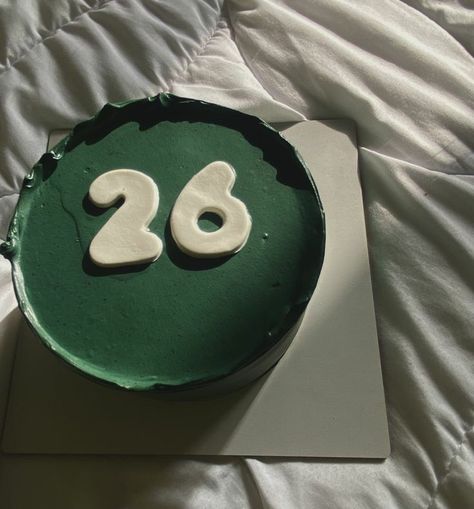 HappyBirthday 26!❤ Plain Birthday Cakes Men, Green Cake Ideas Simple, Simple Green Cake, Green Bento Cake, Minimalist Cake Birthday Men, Simple Bday Cake For Men, Green Bday Cake, Bday Cakes For Men, 26 Birthday Cake