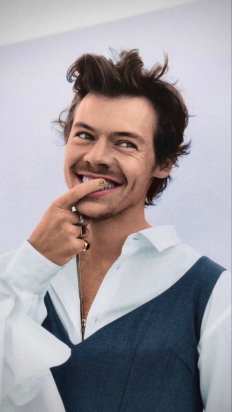 Four One Direction, Harry Styles Nails, Harry Styles Aesthetic, Harry Styles Cute, Haikou, Harry Styles Wallpaper, Harry Styles Pictures, Harry Styles Photos, Mr Style