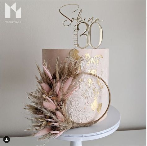 Boho 40th Birthday Cake, Boho Cakes Birthdays, Boho Cakes Ideas, Rustic Birthday Cake For Women, Boho Birthday Cake For Women, Pink Boho Cake, Boho Cake Design, Boho Cake Ideas, Elegant 50th Birthday Ideas For Women