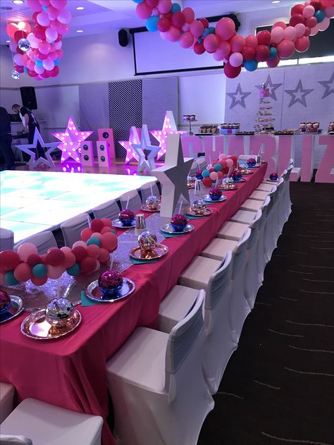 Popstar Party Decorations, Pop Star Party Decoration, Pop Star Party Ideas, Popstar Party, Youtube Party, Pop Star Party, Taylor Swift Birthday Party Ideas, Taylor Swift Birthday, Karaoke Party