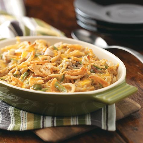 Green Bean Chicken Casserole Green Bean Chicken Casserole, Green Bean Chicken, Best Green Bean Casserole, Green Bean Casserole Easy, Easy Green Beans, Chicken Tetrazzini, Greenbean Casserole Recipe, Chicken Broccoli Casserole, Recipe For Chicken