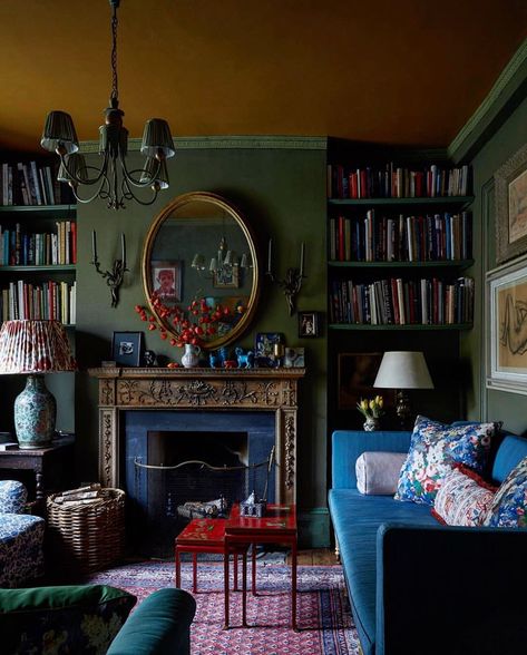 Benedict Foley A.PRIN GALLERY on Instagram: “Welcome to my gracious drawing room! This by @gavin1966 is everything you could want from an interior, comfortable, colourful, inviting, a…” English Interior Design, Interior Design Crafts, English Interior, Green Rooms, Restaurant Interior Design, A Living Room, Home Library, Drawing Room, Restaurant Interior