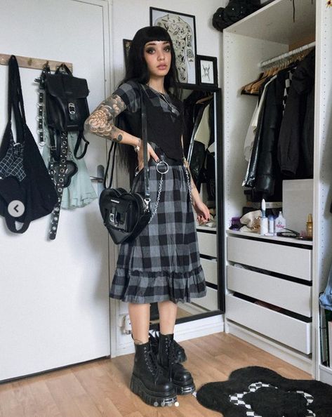 Everyday Alt Outfits, Everyday Goth Outfits, Outfits Alt, Grunge Outfits Fall, Alternative Fashion Grunge, Grunge Outfits Winter, Black Outfits, Party Outfits, Swaggy Outfits