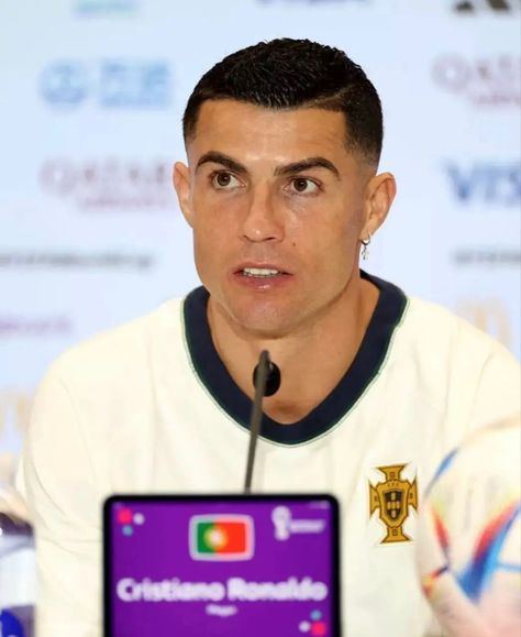 Ronaldo Interview, Cristiano Ronaldo Interview, Ronaldo Goat, Ronaldo Photos, Cristino Ronaldo, Manchester United Team, Manchester United Fans, Madrid Football, Real Madrid Football