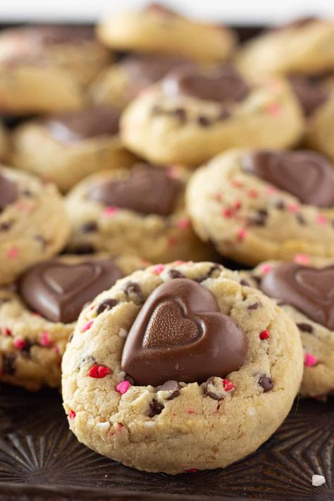 Valentine's Day Chocolate Chip Cookies Recipe - Practically Homemade Valentine’s Cookies, Valentines Day Chocolate Chip Cookies, Cookie Valentines, Practically Homemade, Valentine's Day Chocolate, Valentines Baking, Best Chocolate Chip Cookies Recipe, Best Holiday Cookies, Valentines Day Chocolates