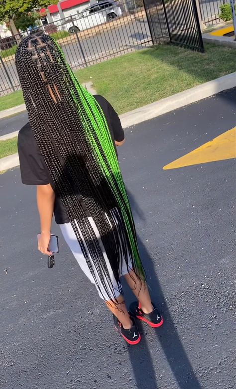 Green And Black Peekaboo Knotless Braids, Peek A Boo Box Braids Green, Peekaboo Box Braids Green, Blue And Black Box Braids With Curls, Box Braids Green And Black, Bts Hairstyle, Birthday Hairstyles, Feed In Braids Hairstyles, Cute Braided Hairstyles