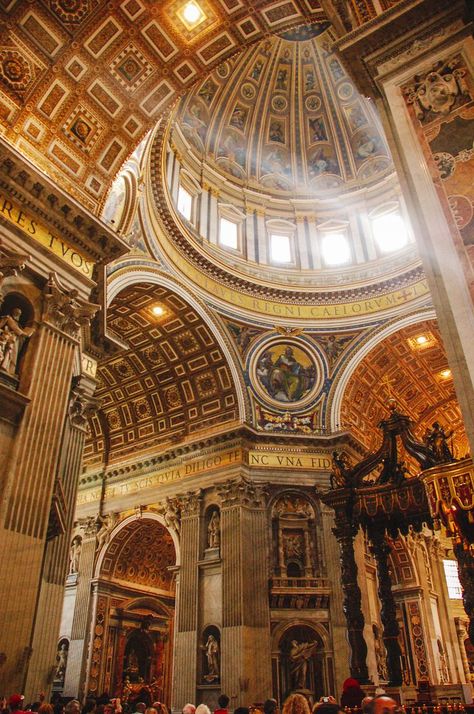 Churches Architecture, Beautiful Catholic Churches, Churches In Rome, Famous Churches Around The World, European Churches Architecture, Roman Church, Church Aesthetic, Rome Travel Guide, St Peters Basilica