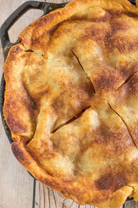 This skillet apple pie is a quick and easy dessert recipe, and it's toffee-like sauce will melt your heart. Apple Pie Skillet, Skillet Apple Pie, Recipes For Baking, Brown Eyed Baker, Apple Pie Recipe Easy, Iron Skillet Recipes, Easy Dessert Recipe, Cast Iron Skillet Recipes, Cast Iron Recipes