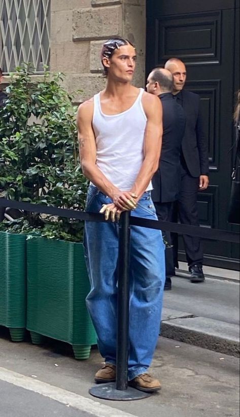 Runway Model Aesthetic Men, Male Model Off Duty, Male Runway Models, Masc Fits, Mens Casual Outfits Summer, Model Lifestyle, Boys Fits, Tank Top Outfits, Model Inspo