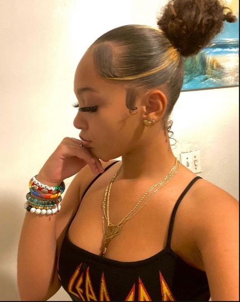 Mid Bun Hairstyles For Black Women, College Hairstyles, Mixed Girl, Unique Hair Clip, Thug Girl, Mixed Curly Hair, Sleek Ponytail Hairstyles, Everyday Hair, Quick Natural Hair Styles