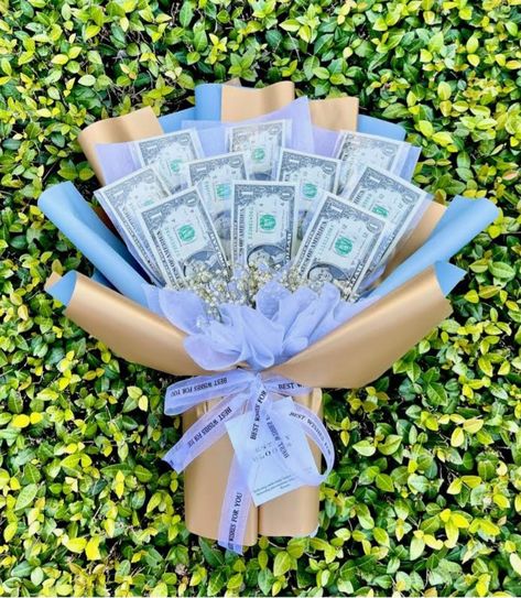 Graduation Roses Bouquet, Bouquet Graduation, Graduation Money Gifts, Money Rose, Graduation Bouquet, Diy Graduation Gifts, Money Flowers, Graduation Money, Gift Money