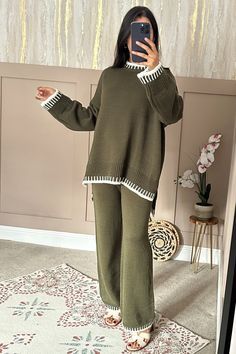 Fall Co Ords, Knitted Co Ord Outfit, Co Ords Outfits Winter, Cute Snaps Ideas, Winter Modest Outfits, Knitted Coord, Optical Illusion Dress, Modest Outfits Muslim, Outfits Muslim