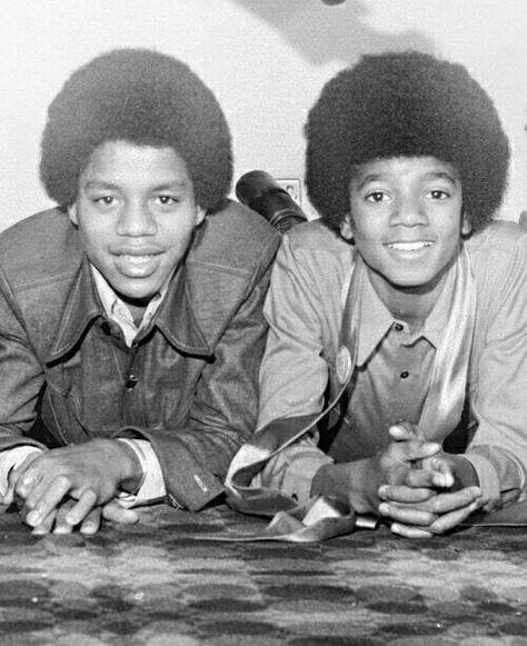 Michael Jackson and Marlon Jackson, Jackson 5 Era Marlon Jackson, Young Michael Jackson, The Jackson Family, Childhood Crushes, The Jackson 5, Photos Of Michael Jackson, Michael Jackson Smile, Video Gif, Michael Jackson Pics