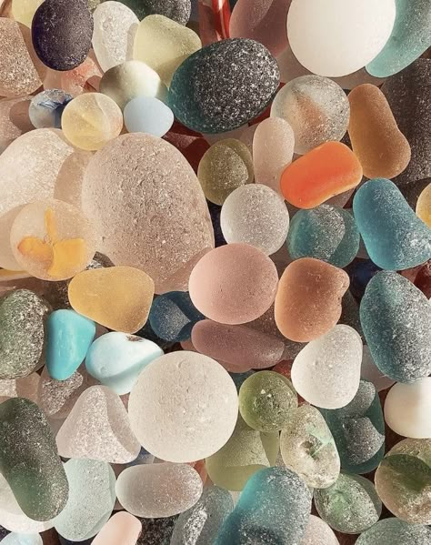 Opal Core Aesthetic, Sea Crystals Aesthetic, Pebble Beach Aesthetic, Collecting Shells Aesthetic, Ocean Rocks Aesthetic, Seashells On The Beach Aesthetic, Coastal Colors, Pretty Rocks, Cool Rocks