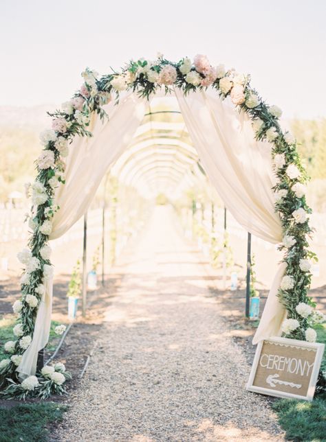 awesome wedding altar that you can do on your vineyard wedding Bohemian Wedding Arch, Vineyard Wedding Decor, Rustic Spring Wedding, Rustic Wedding Decorations, Wedding Ceremony Ideas, Wedding Entrance Decor, Napa Valley Wedding, Wedding Arches, Wedding Ceremony Arch