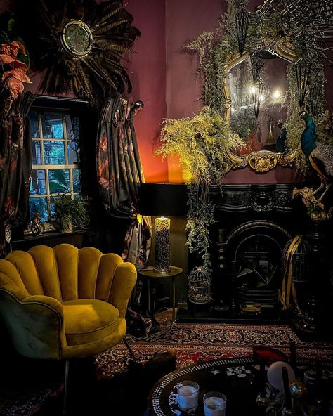 Victorian Maximalism, Dark Maximalist, Maximalism Interior, Moody Decor, Maximalist Interior, Maximalist Home, Dark Home Decor, Goth Home, Dark Home