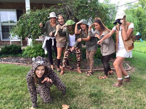 Safari costumes Jungle Dress Up Day At School, Safari Hoco Outfit, Safari Pep Rally Outfits, Safari Spirit Week, Safari Spirit Day, Safari Theme Football Game Outfits, Jungle Theme Pep Rally, Jungle Theme Football Game Outfits, Jungle Football Game Theme