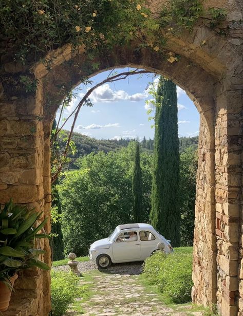 Italian Countryside Aesthetic, Italian Cottage, Countryside Aesthetic, Italy Country, Italy House, European Aesthetic, Italian Life, Italian Village, Italian Countryside